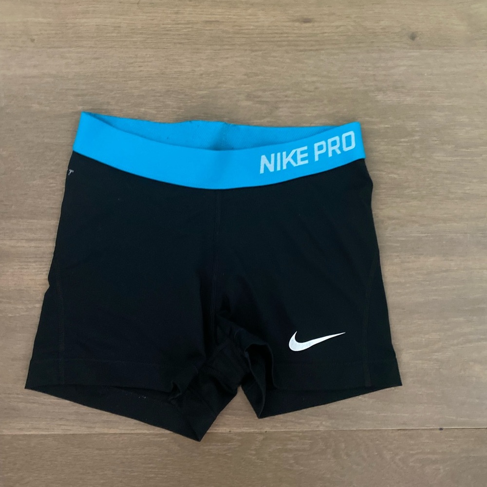 Nike Pros, Small